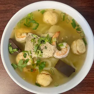 16. Banh Canh (Pork Noodle Soup)