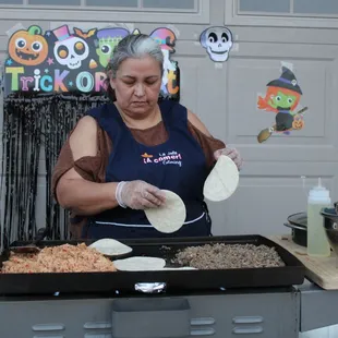 Prepping tacos de asada.