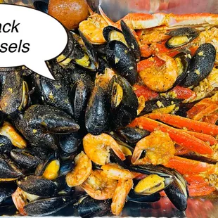  black mussels and crab legs