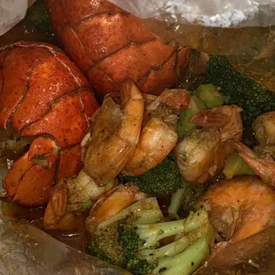 lobster tail and shrimp, broccoli, house sauce, extra hot