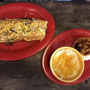 Bacon and mushroom omelette with cheesy grits and ho way buttered biscuit