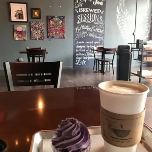 Ube cupcake