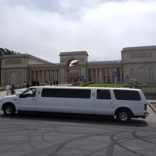 14 Passenger 2005 excursion Cleanest on the fleet