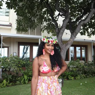 Private Hula Session with wonderful guest who is wearing my hand sewn pa'u skirt and fresh lei po'o