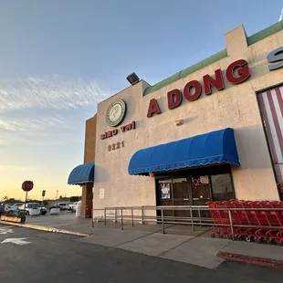 A Dong Supermarket
