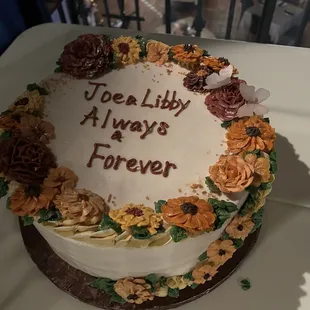 Loved how the flowers went up the side of the cake too!