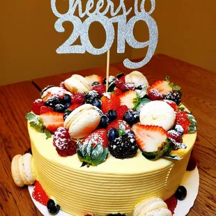 Mango macaron fruit cake