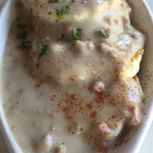 Biscuit and gravy