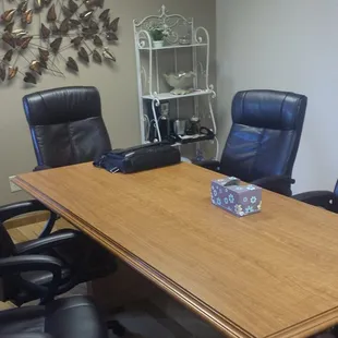 Conference room, perfect for a group or a family meeting