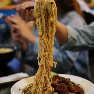 L4. Beef Brisket Lo Mein - IG: @nelson_eats