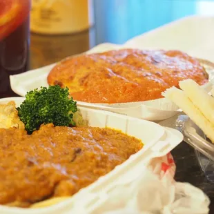 Baked pork chop spaghetti, grilled chicken with meat sauce spaghetti, toast with condensed milk, and iced ribena with lemon