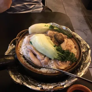 P7. Black Mushroom and Chicken Rice Stone Pot