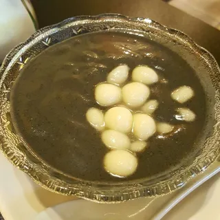 J11. Sesame Soup with Mini Rice Balls