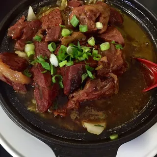 S1. Braised Beef Brisket with Vegetable in Stone Pot