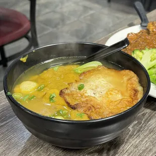 Curry Fish Balls Noodle Soup w egg