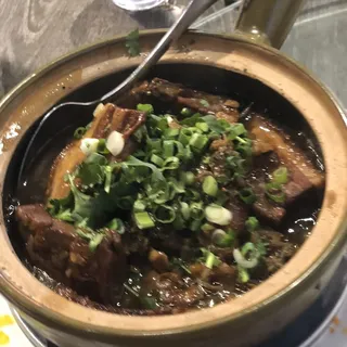 Braised Beef Brisket Stone Pot