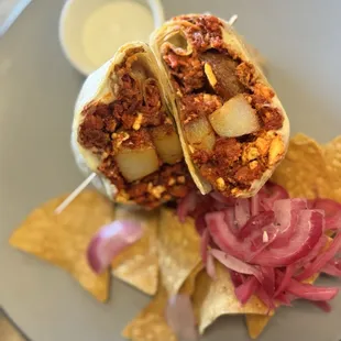 BREAKFAST BURRITO tenía la opción de elegir entre ham/ bacon/ chorizo  decidí comer bacon and chorizo y fue una increíble idea, muy rico