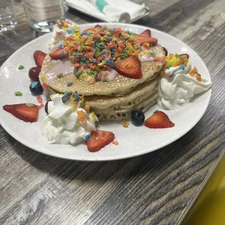 FRUITY PEBBLE PANCAKES