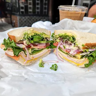 AK Decadence (avocado, cheese, sprouts, turkey) dry, needs more mayo