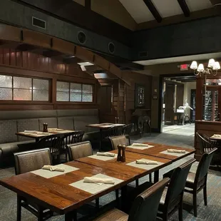 sushi and sashimi, interior