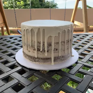 Semi naked drip cakes