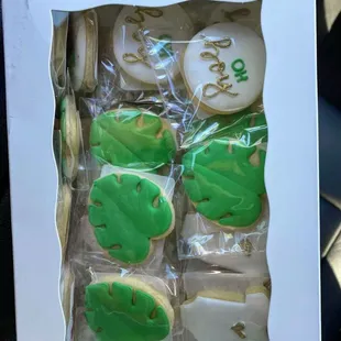 Customized baby shower cookies!!