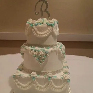 The perfect wedding cake made by the best baker, Lynn, owner of A little Slice of Heaven.