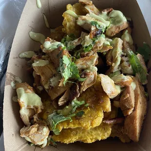 Tostones with chicken