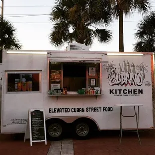 A Lo Cubano Kitchen Food Truck