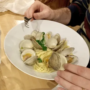 Linguine with clams