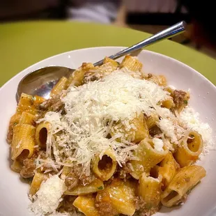 rigatoni bolognese