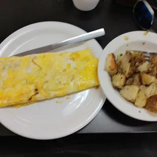 Western omelet and potatoes