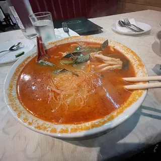 204 Tomyum Seafood noodle soup