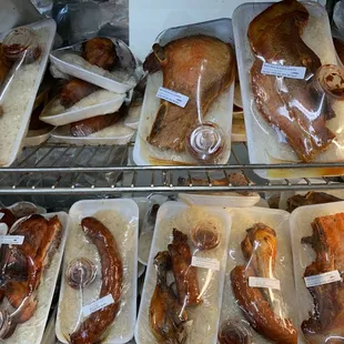 Hot food to go ready and prepare before 10 o'clock.