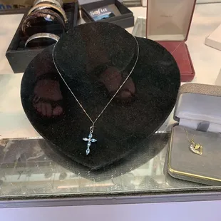 White gold necklace