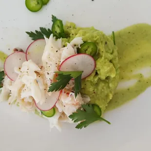 crab with smashed avocado &amp; poblano puree