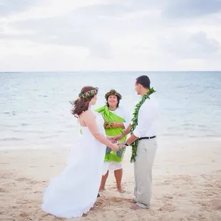 Traditional Hawaiian ceremony with Kalona. Ashley Kirner Photography all rights reserved.