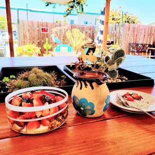 Yogurt bowl, coffee, and chia bowl sampe