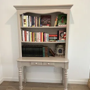 the vintage hutch we bought from a secret garden. tysm kim!!