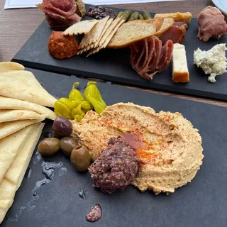 HUMMUS