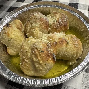 Garlic knots