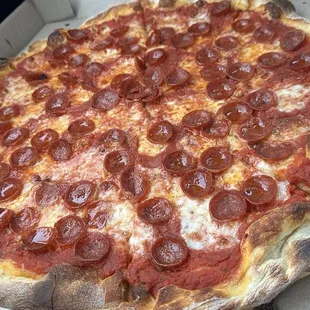 18" Traditional Pie with pepperoni