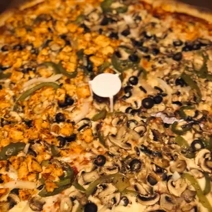 Times Square pizza (half chicken)