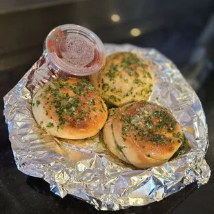 Garlic knots