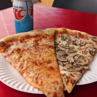 Two slices gets you a free drink before 2:00 p.m.
