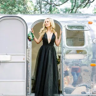 Take the stress out of your wedding with our Bridal Suites. Hair Makeup I Do Hair &amp; Makeup Artistry Tara Lienen Floral Atelier de la Fleur