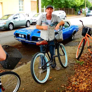 Cool cars and cruisers in Bywater