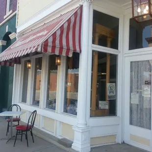 A Sweet Expression is located at 138 1st St, in historic downtown Pleasant Hill, MO