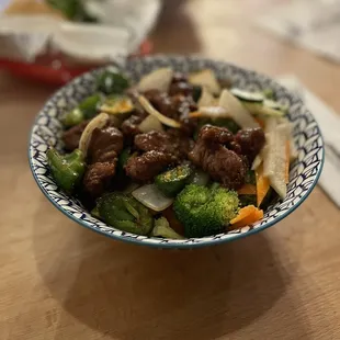 Z7. Com Bo Luc Lac - filet and veggies