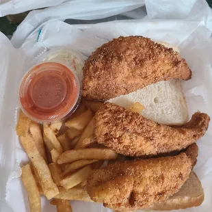 Perch dinner (3 pcs) , bread, fries, coleslaw
